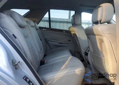 2008 Mercedes-Benz Ml 63 Amg z USA, uszkodzony, nr VIN 4JGBB77E08A332079